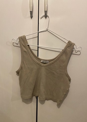 Bej V Yakalı Kadın Atlet - Görsel 3