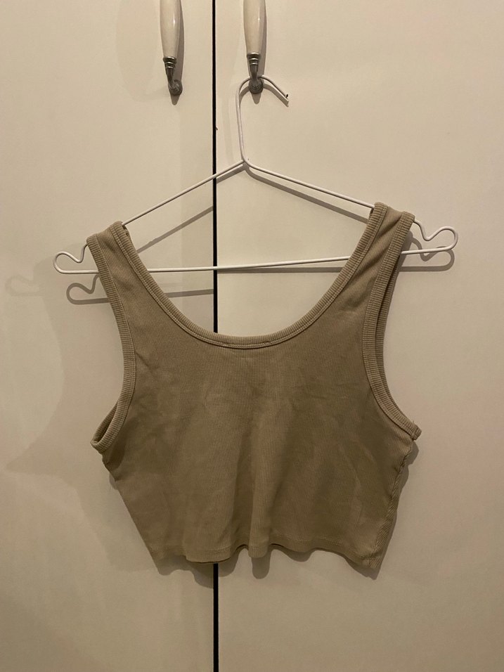 Bej V Yakalı Kadın Atlet - Görsel 4