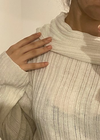 Kadın Beyaz Boğazlı Triko Kazak - Görsel 3