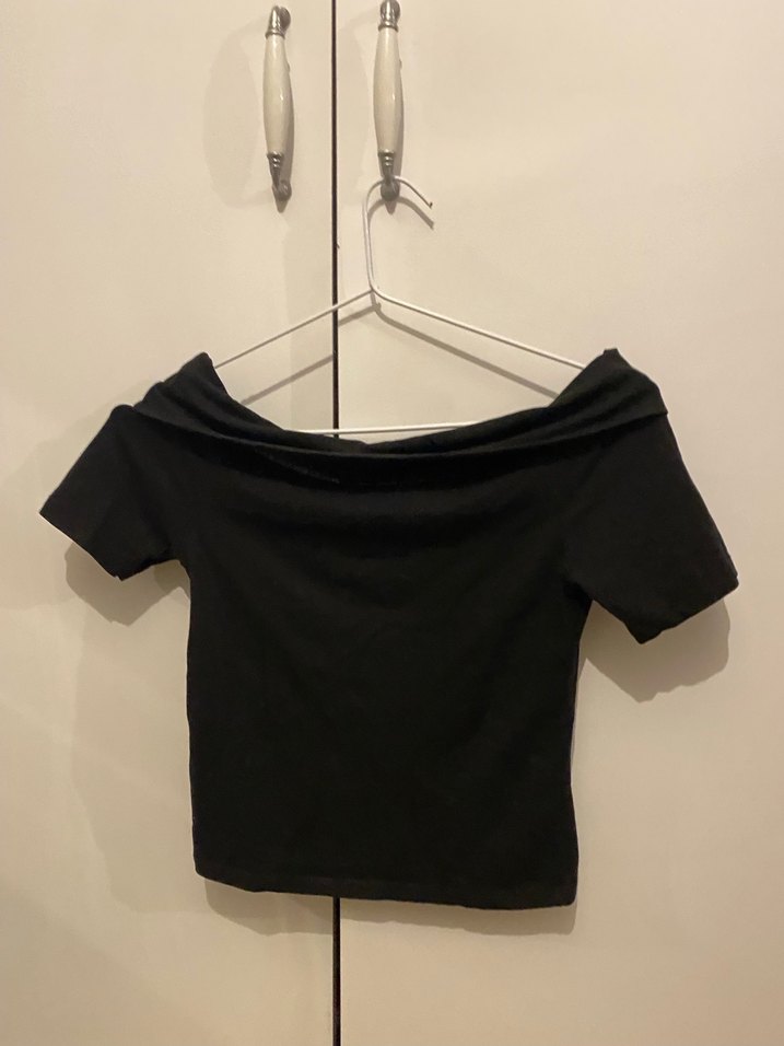 Siyah V Yaka Kısa Kollu Kadın Tişört - Görsel 3