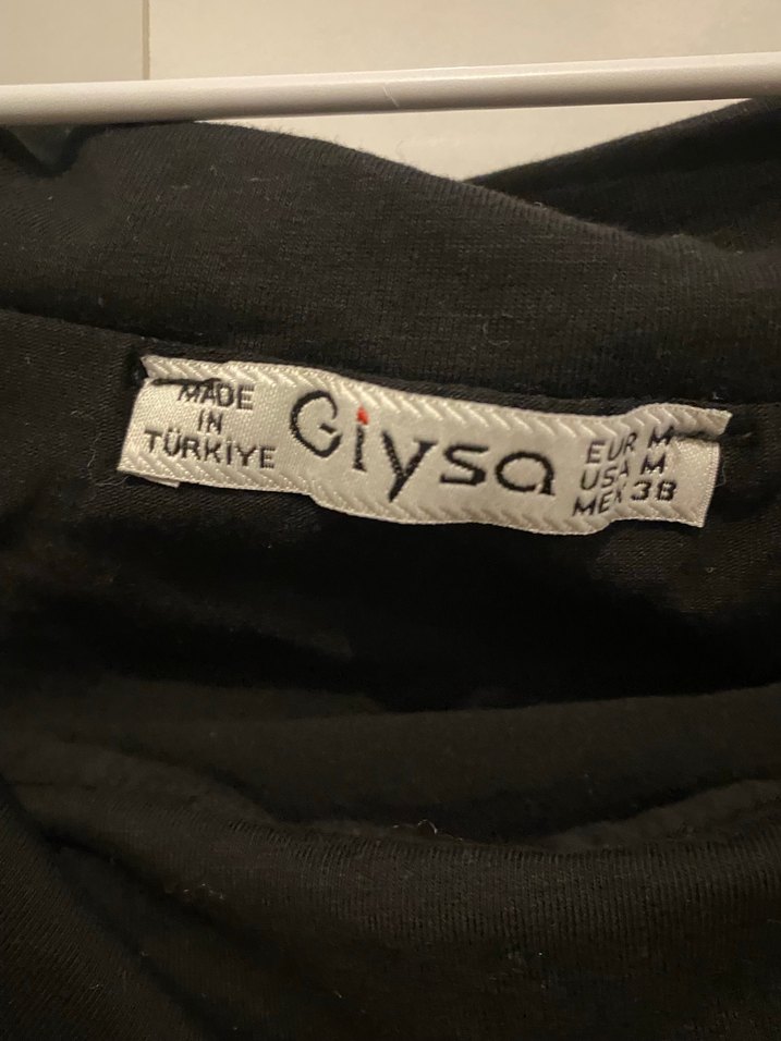 Siyah V Yaka Kısa Kollu Kadın Tişört - Görsel 4