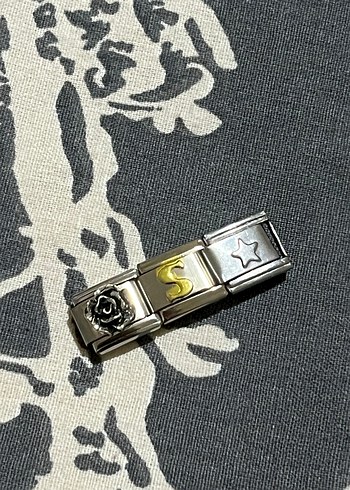 Gül, s harfi ve yıldız desenli charm - Görsel 4