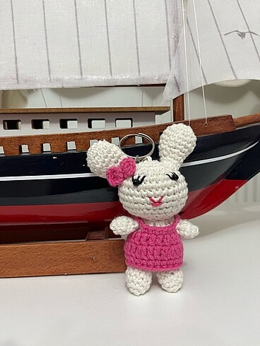 Amigurumi tavşan anahtarlık