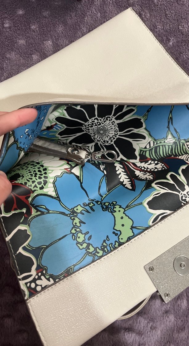 Tokalı Beyaz Süet Kadın Çanta - Görsel 3