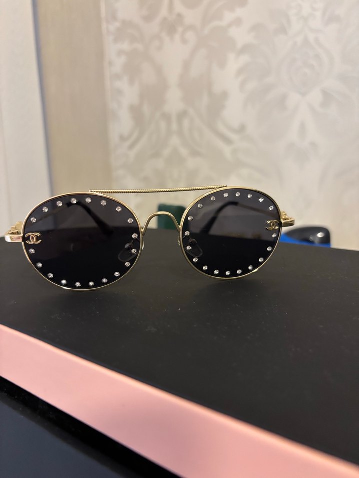 Altın Renkli Parlak Taşlı Kadın Gözlüğü - Görsel 3