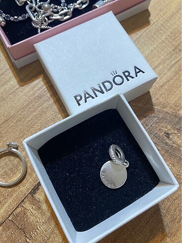 Pandora Pandora charm