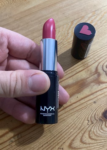 Nyx marka Parlak Pembe Ruj - Görsel 2