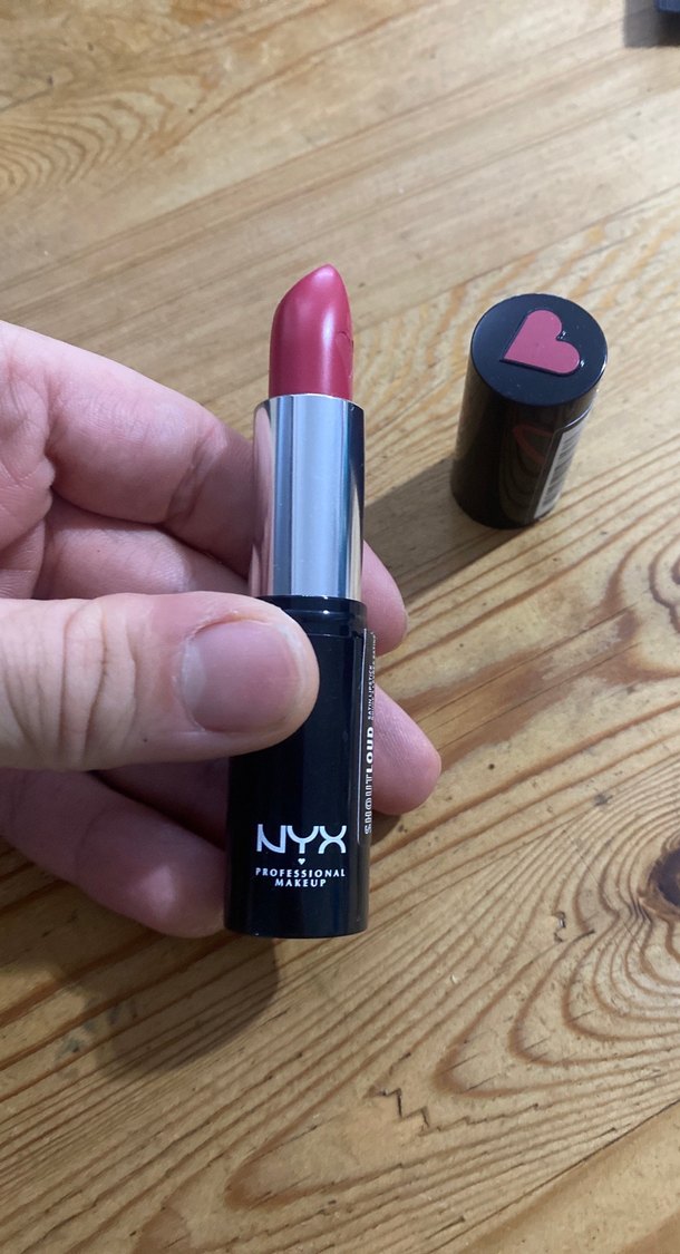 Nyx marka Parlak Pembe Ruj - Görsel 2