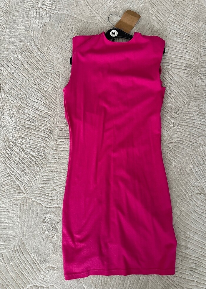 Şeker pembesi elbise - Görsel 3