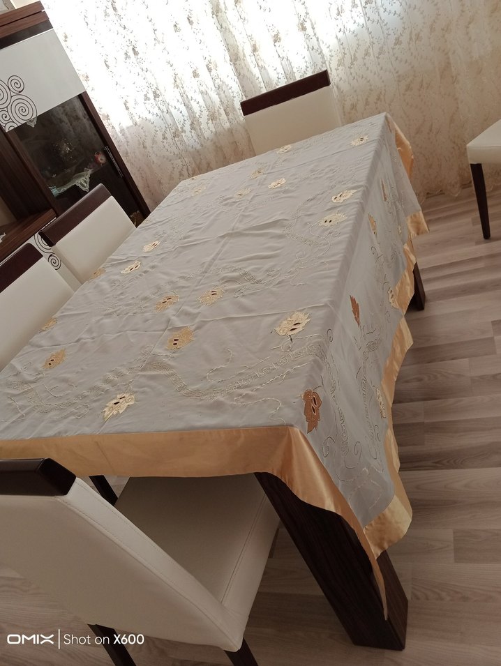 Nakışlı Masa Örtüsü - Görsel 5