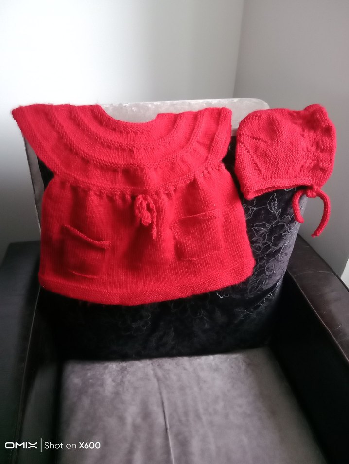 Kırmızı Örgü Kız Bebek Elbise ve Şapka Seti - Görsel 4