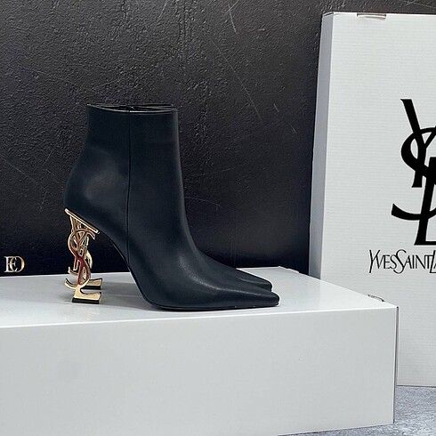 37 Beden New Collection from YSL Prices: - Shoes: Sizes: 36 / 37 / 38 / 