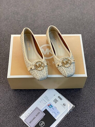 Michael Kors Micheal Kors Babet ????