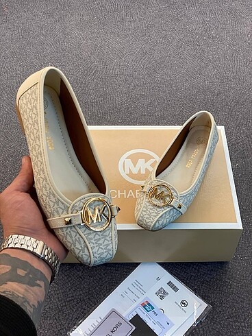Micheal Kors Babet ????