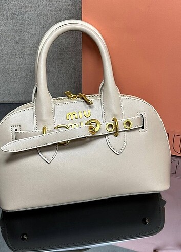  Beden NEW MODEL | MIU MIU ? Dimensions: ? Width: 28cm ? ? Heigh