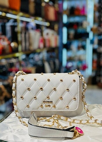 Beden ????New Guess Küçük ????Quality ???? 20/13 CM????????