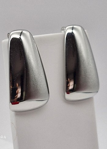 Parlak Gümüş Renk Minimalist Küpe - Görsel 2