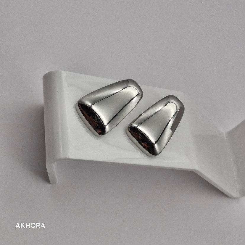 Parlak Gümüş Renk Minimalist Küpe - Görsel 4