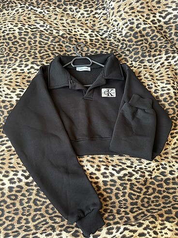 crop sweatshirt