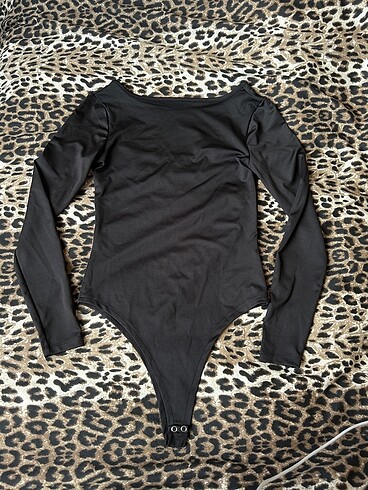 uzun kollu sırt dekolteli bodysuit