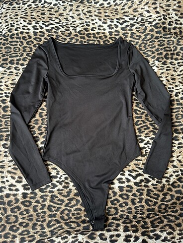 Trendyol & Milla uzun kollu sırt dekolteli bodysuit