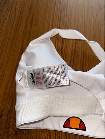 m Beden Ellesse