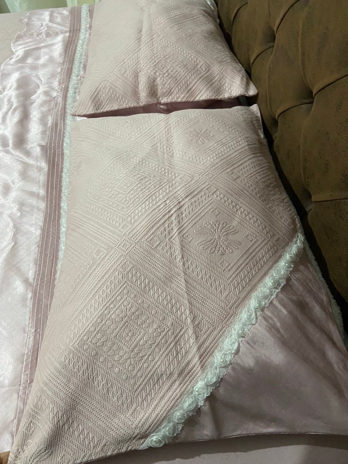 Nakışlı pudra pembe Yatak Örtüsü - Görsel 3