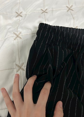 Kadın Siyah Çizgili Pilili  Pantolon - Görsel 2