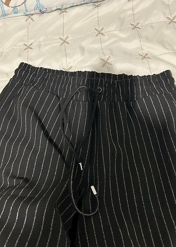 Kadın Siyah Çizgili Pilili  Pantolon - Görsel 3