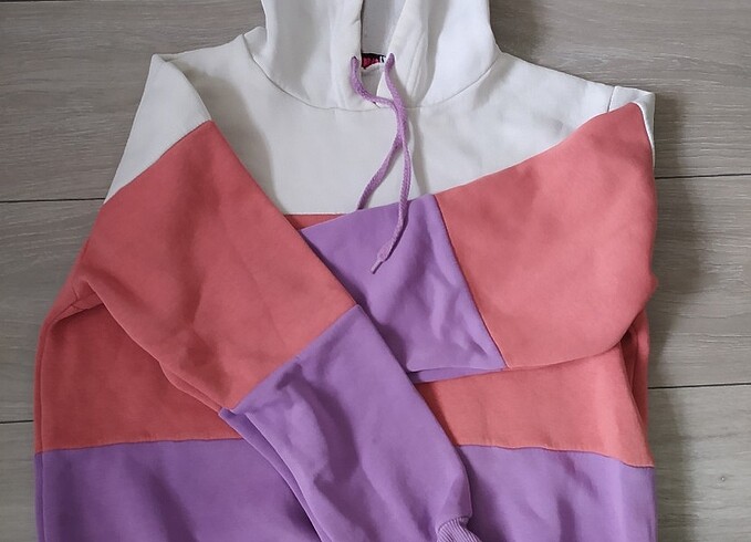sweatshirt