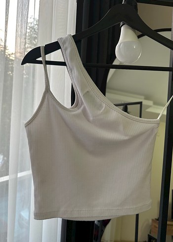 s Beden beyaz Renk Bershka Beyaz Asimetrik Askılı Kadın Crop