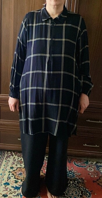 Siyah kareli tunik