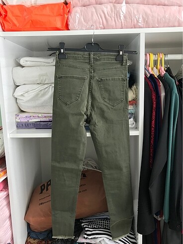 34 Beden yeşil Renk Yeşil yırtık skinny jean