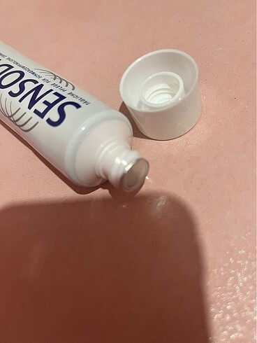  Beden Sensodyne ve odolmed diş macunu