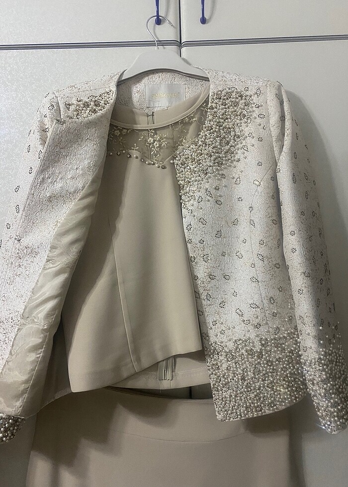 İncili krem etek bluz ceket takım tesettüre uygun - Görsel 3