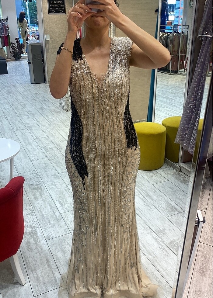 Üretimi Tek olan Kristal boncuk işlemeli ithal tasarım elbise - Görsel 4