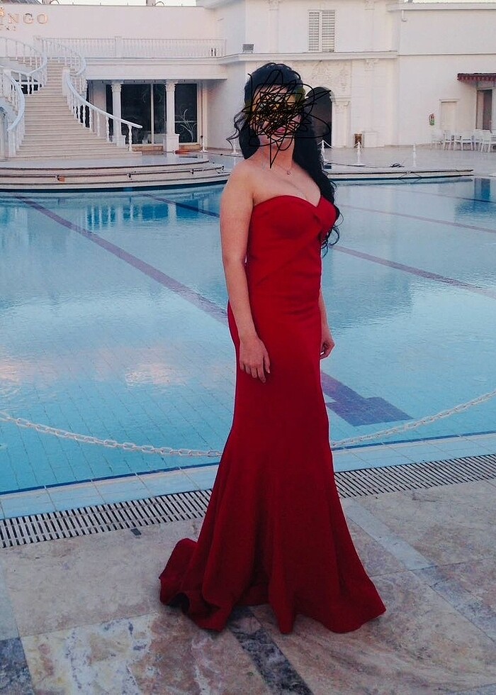 Kırmızı straplez likralı balık uzun elbise - Görsel 2