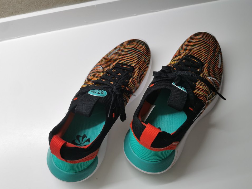 Nike Free Run FlyKnit Kadın Spor Ayakkabı - Görsel 4