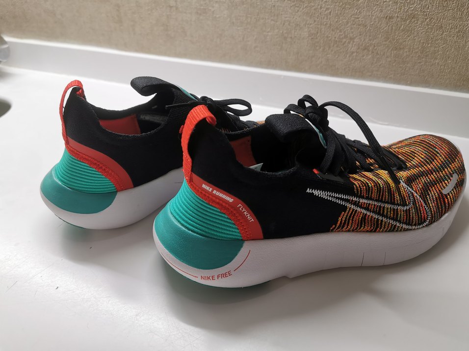 Nike Free Run FlyKnit Kadın Spor Ayakkabı - Görsel 3