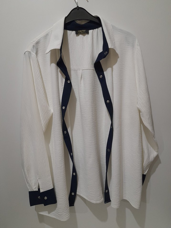 Düğmeli Beyaz Kadın Gömlek - Görsel 4