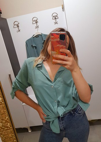 Düğmeli Yakalı Kadın Denim Gömlek - Görsel 3