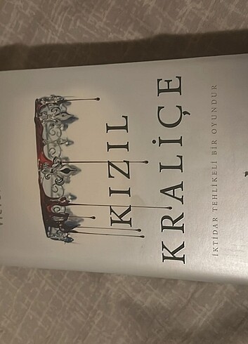 Kızıl kraliçe 1 .kitabı