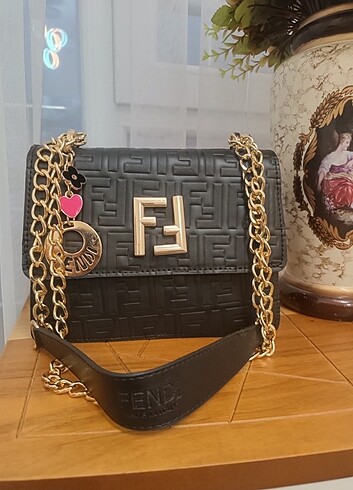 Fendi çanta 