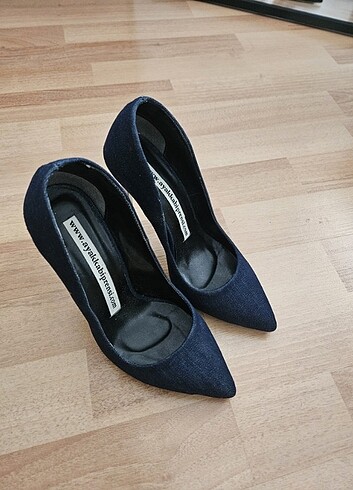 35 numara kot kumaş Stiletto ayakkabı