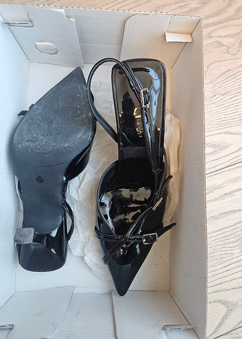 35 Beden Siyah Rugan Stiletto Topuklu Kadın Ayakkabı