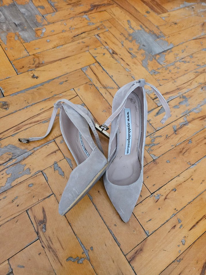 Bej Rengi Stiletto 1 Kere giyilmis - Görsel 4