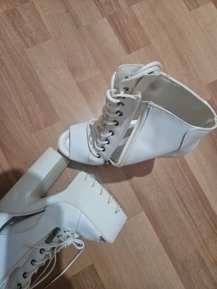 Beyaz Bağcıklı Platform Topuklu Kadın Bot - Görsel 2