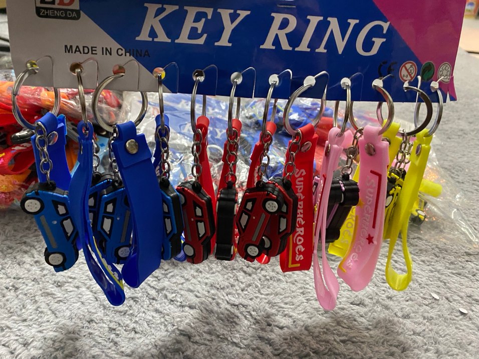 Silikon anahtarlık araba desenli 12 adet - Görsel 2