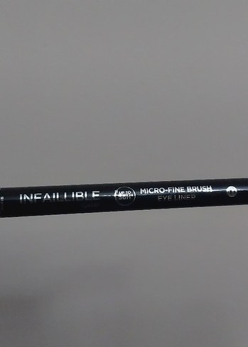 Siyah İnce Fırçalı Eyeliner