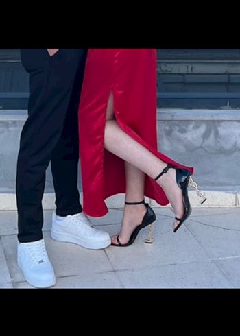 Siyah tek bant YSL topuklu ayakkabı